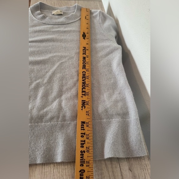 Club Monaco Cashmere Sweater Button Detail Bell Sleeves Lightweight Soft Size XS - Picture 4 of 10